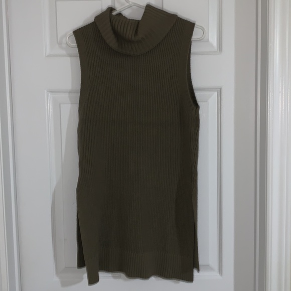 Sleeveless turtle neck sweater - Picture 2 of 3